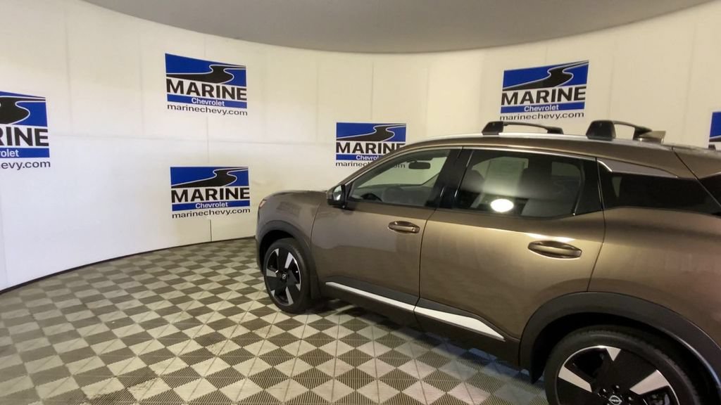 Used 2025 Nissan Kicks SR FWD image 8