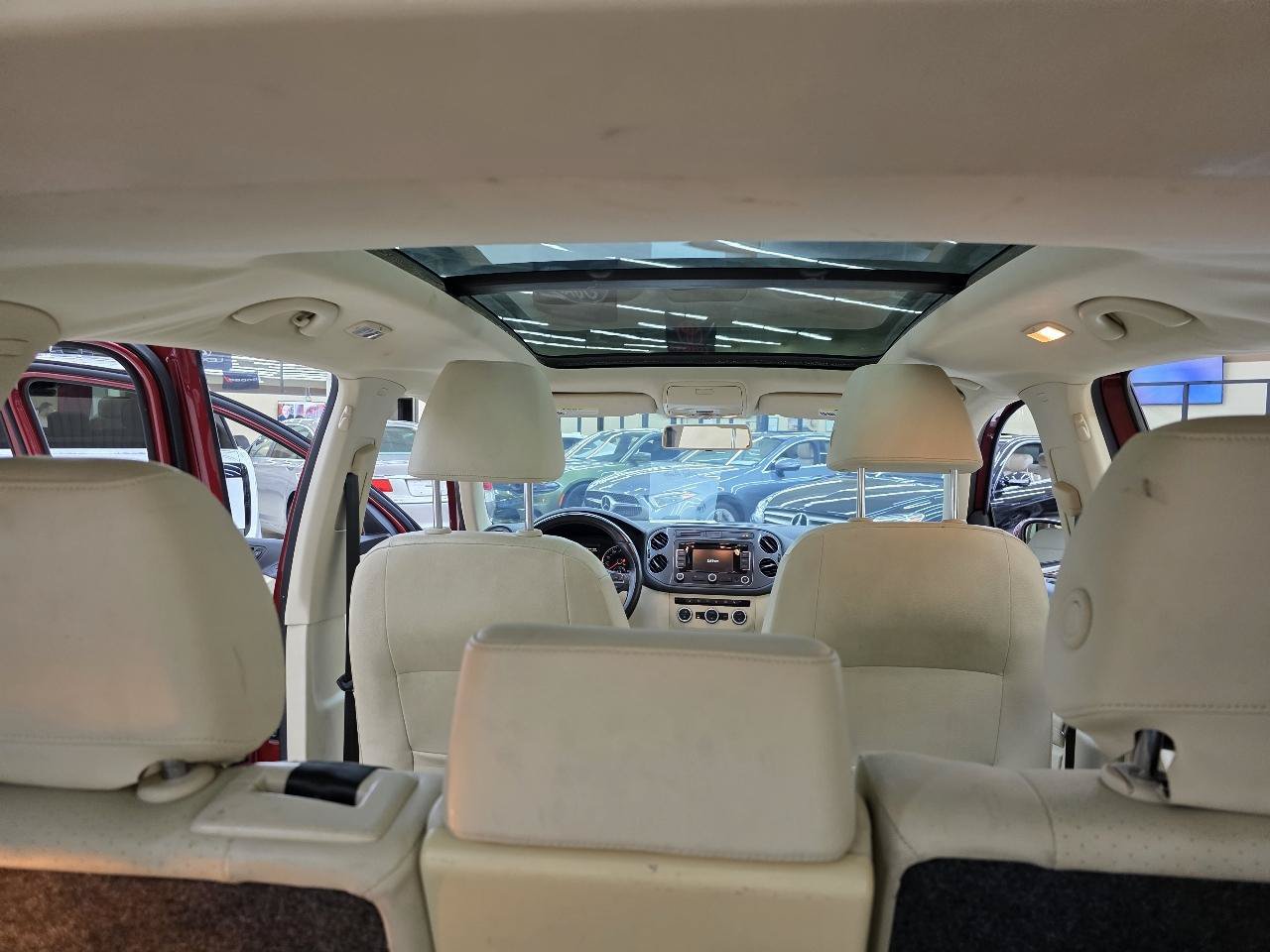 Used 2014 Volkswagen Tiguan SEL FWD image 13