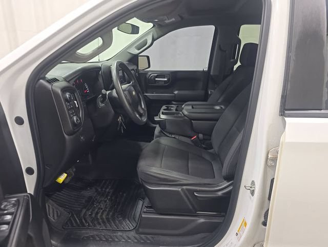 Used 2020 Chevrolet Silverado 1500 Custom w/ Custom Value Package AWD/4WD image 6