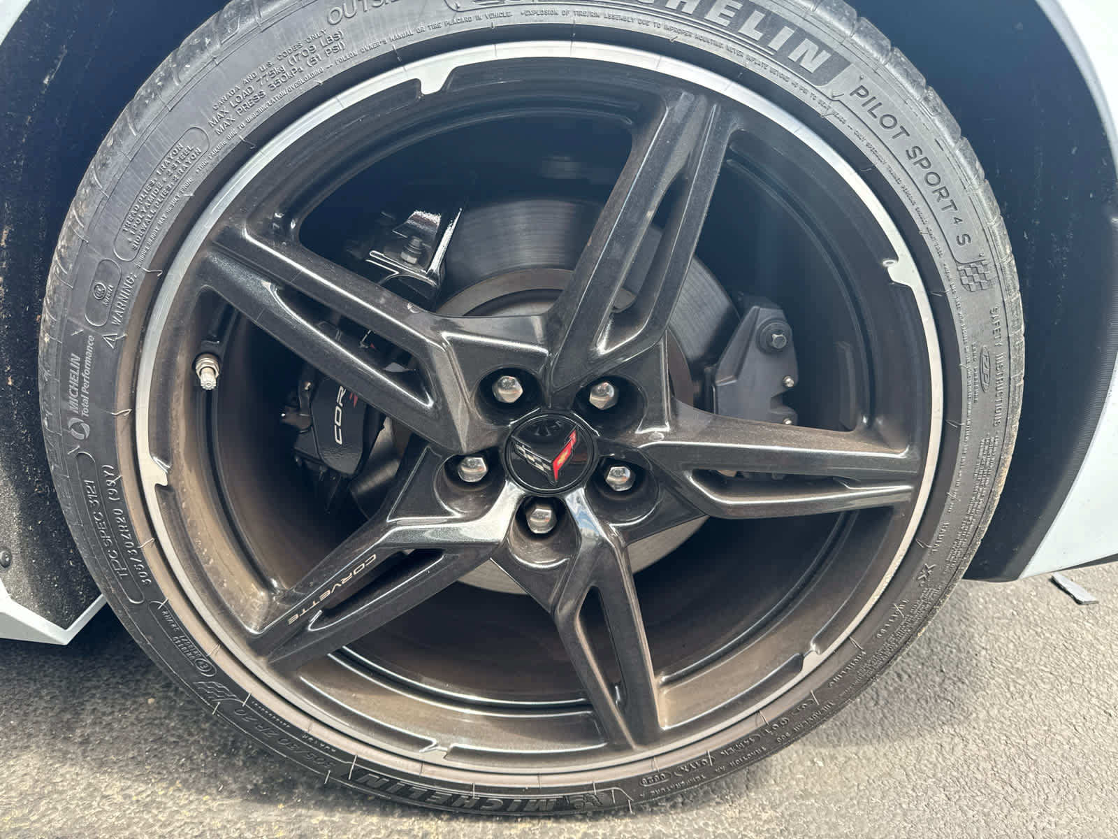 Used 2024 Chevrolet Corvette Stingray Preferred Conv w/ Z51 Performance Package RWD image 17