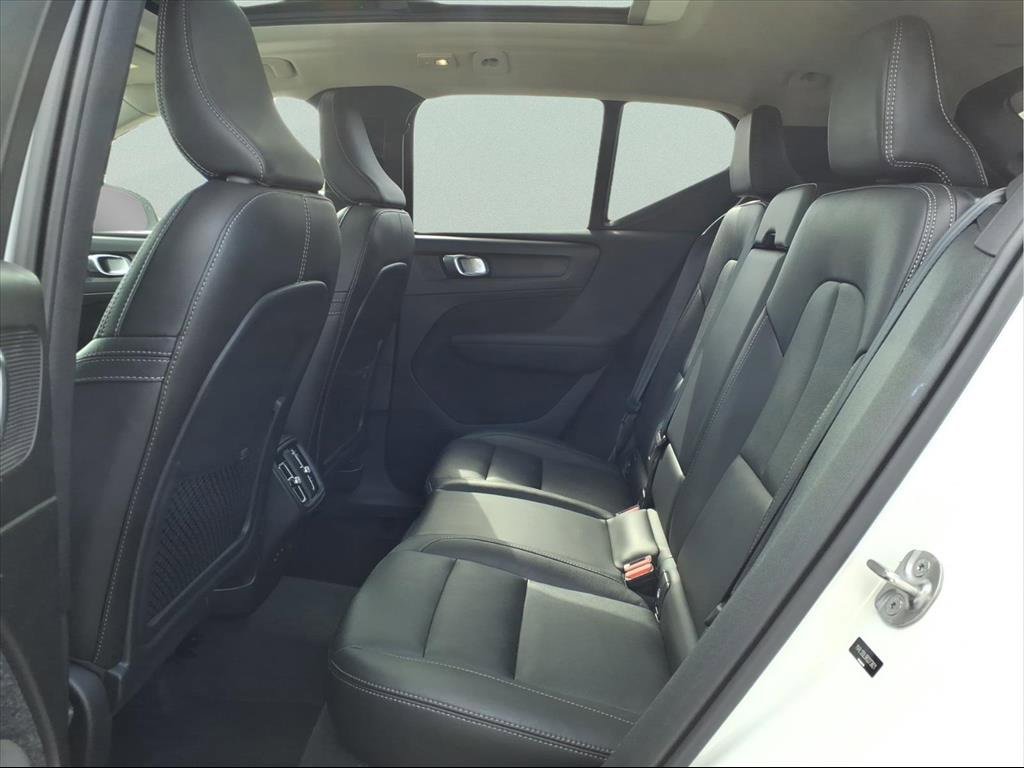 Used 2024 Volvo XC40 B5 Plus w/ Climate Package image 19