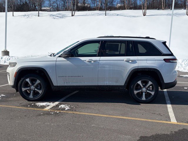 New 2026 Jeep Grand Cherokee Limited w/ Luxury Tech Group II AWD/4WD image 4