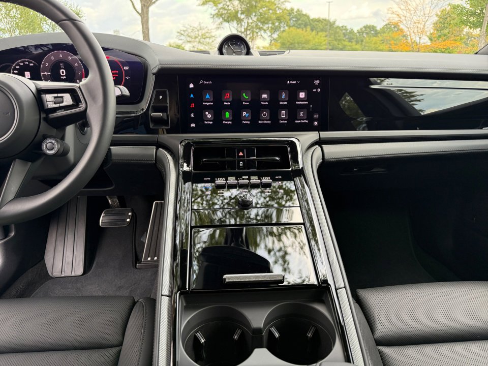 New 2025 Porsche Panamera 4 image 16