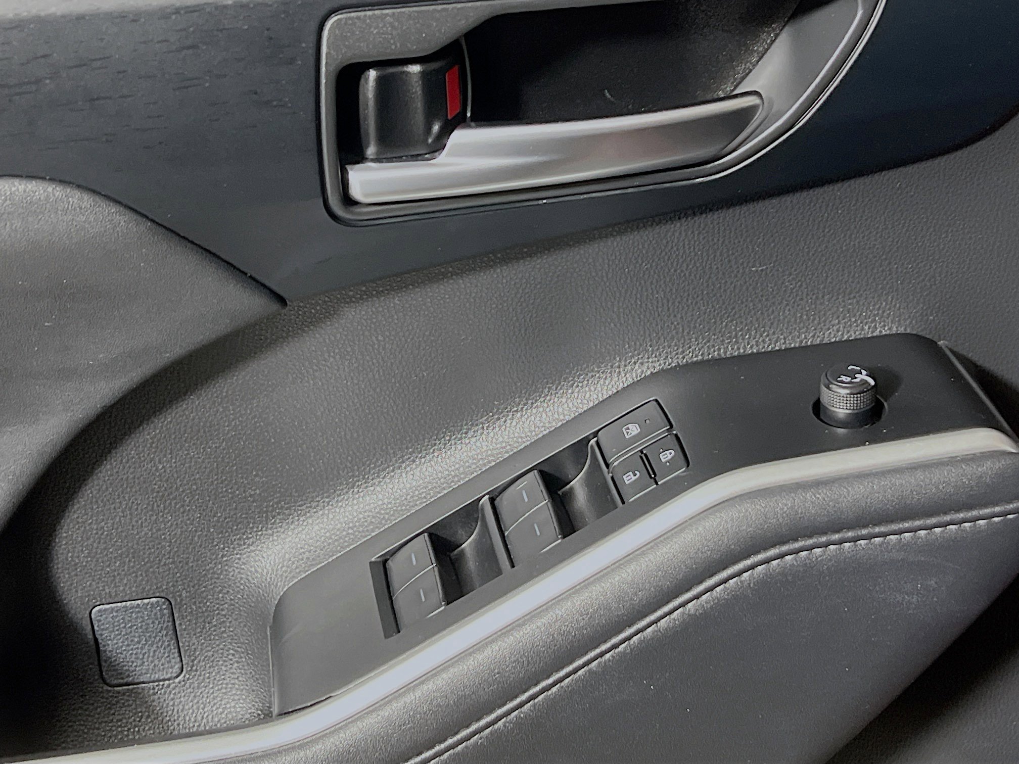 Used 2023 Toyota Highlander XLE image 16