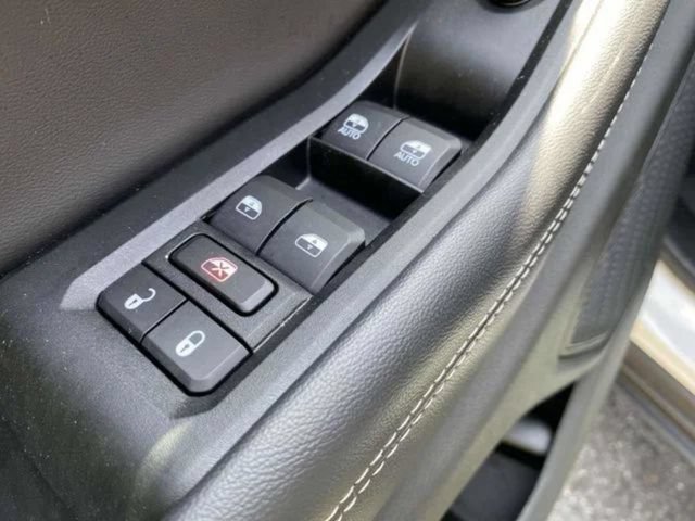Used 2023 Jeep Grand Cherokee Laredo AWD/4WD image 25