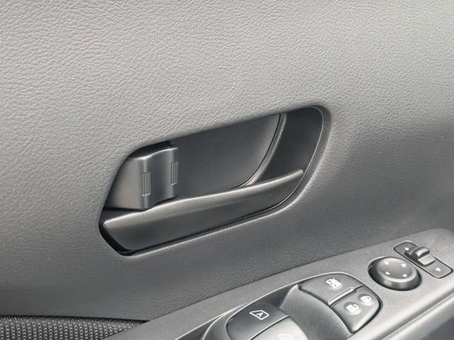 New 2025 Nissan Kicks Play S FWD image 13