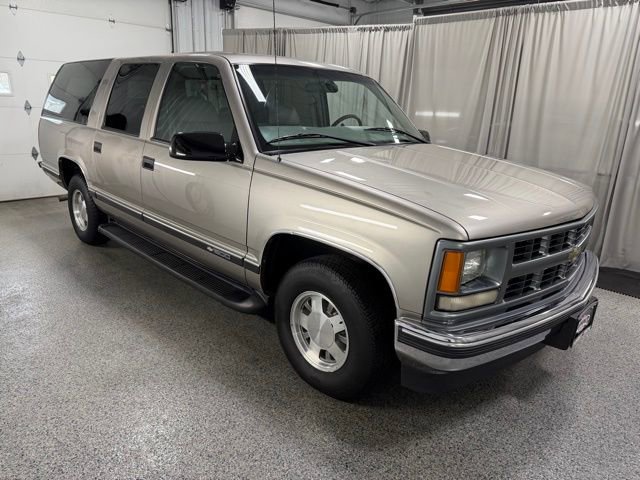 Used 1999 Chevrolet Suburban 2WD image 3