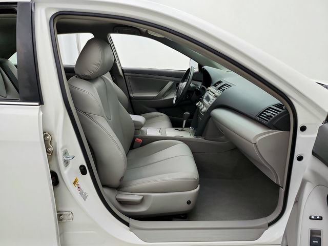 Used 2011 Toyota Camry LE FWD image 18