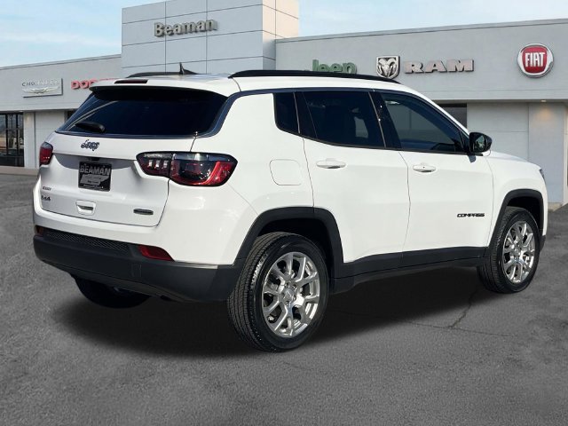 Used 2023 Jeep Compass Latitude AWD/4WD image 7