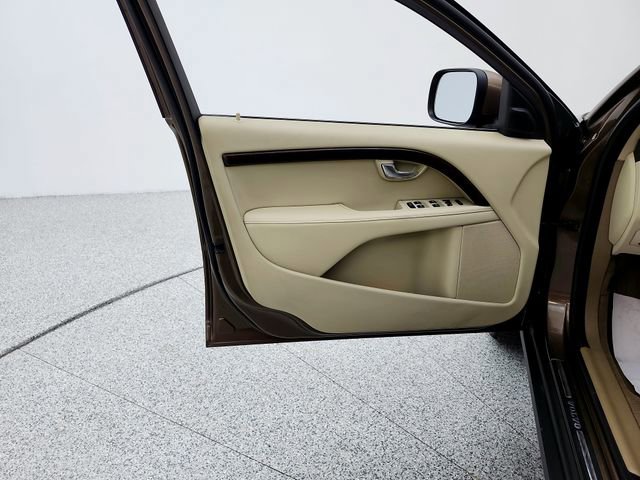 Used 2013 Volvo XC70 T6 image 26