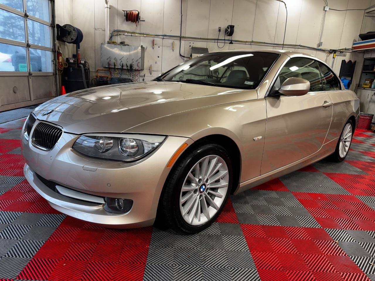 Used 2013 BMW 335i Convertible image 5