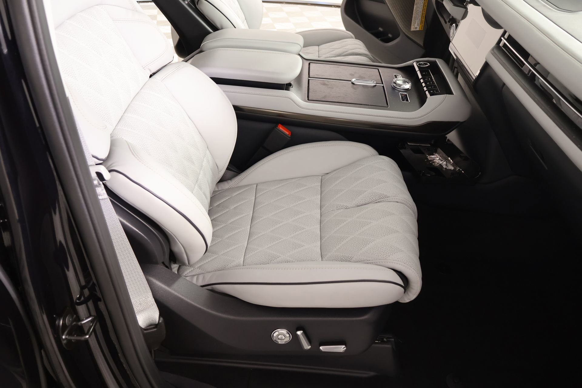 New 2026 Lincoln Navigator Black Label image 14