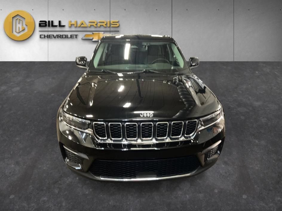 Used 2023 Jeep Grand Cherokee Laredo w/ Luxury Tech Group I AWD/4WD image 21