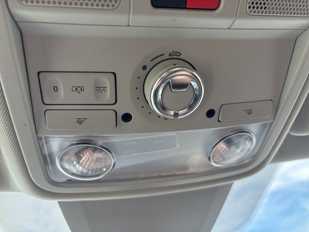 Used 2018 Volkswagen Passat 2.0T SEL Premium image 21