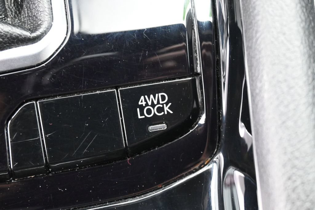 Used 2025 Jeep Compass Limited AWD/4WD image 30