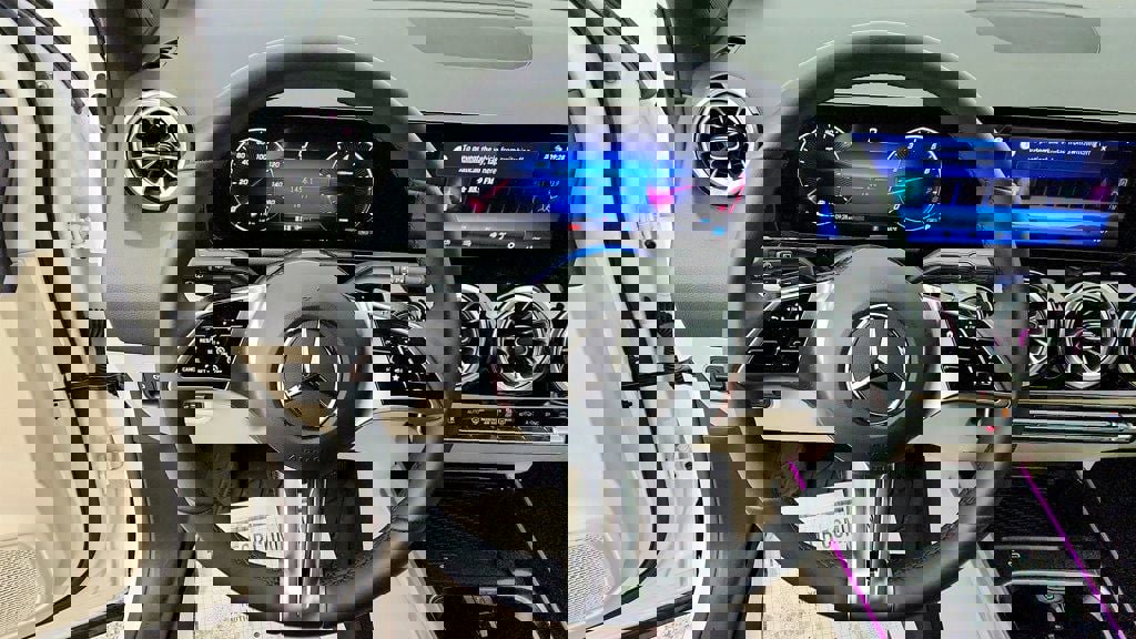 Used 2026 Mercedes-Benz GLA 250 4MATIC image 13