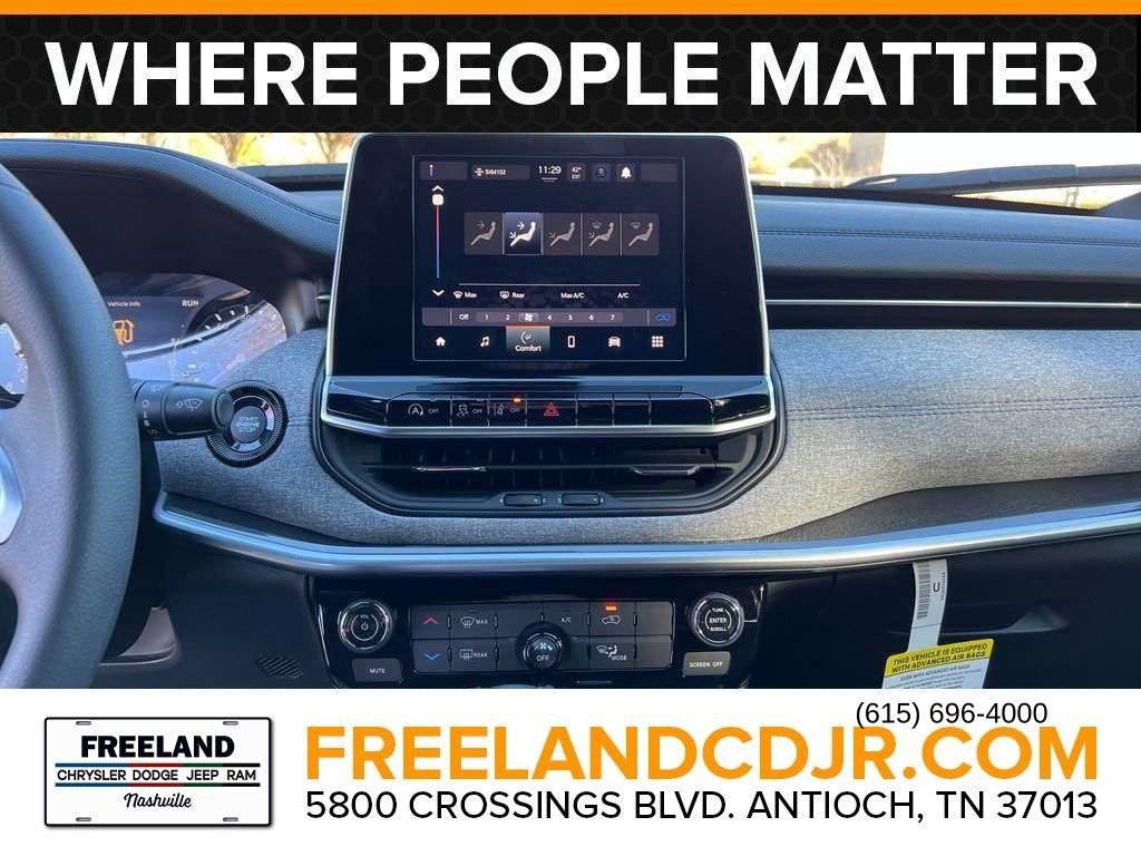 New 2025 Jeep Compass Sport image 24