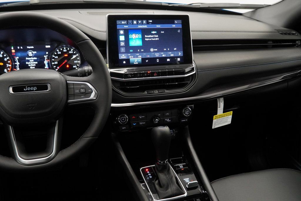 New 2026 Jeep Compass Latitude image 21