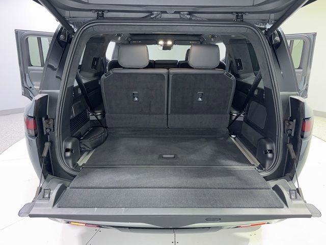 Used 2023 Rivian R1S Adventure AWD/4WD image 27