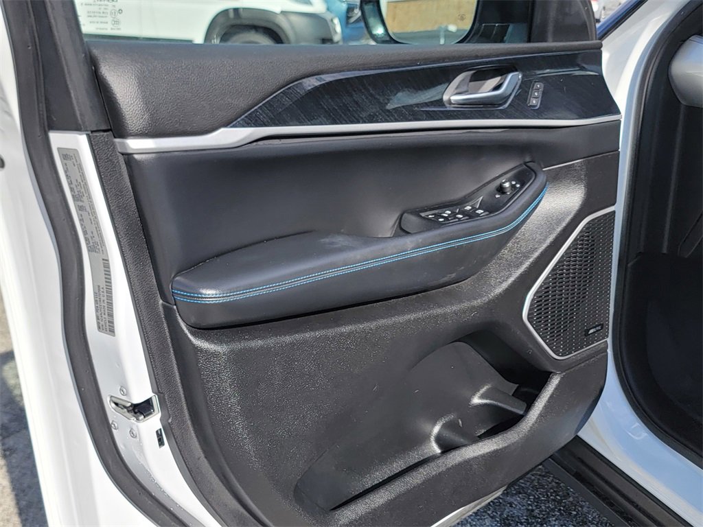 Used 2022 Jeep Grand Cherokee Trailhawk image 14