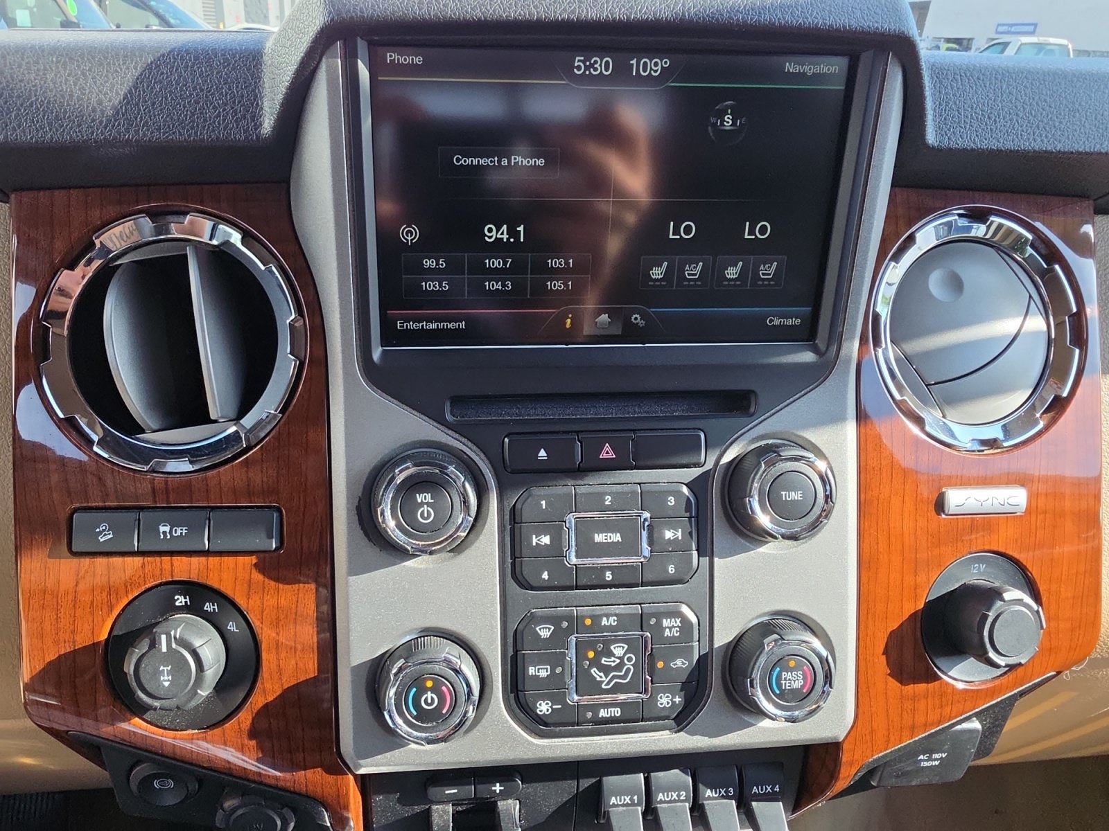 Used 2016 Ford F350 King Ranch w/ FX4 Off-Road Package AWD/4WD image 22