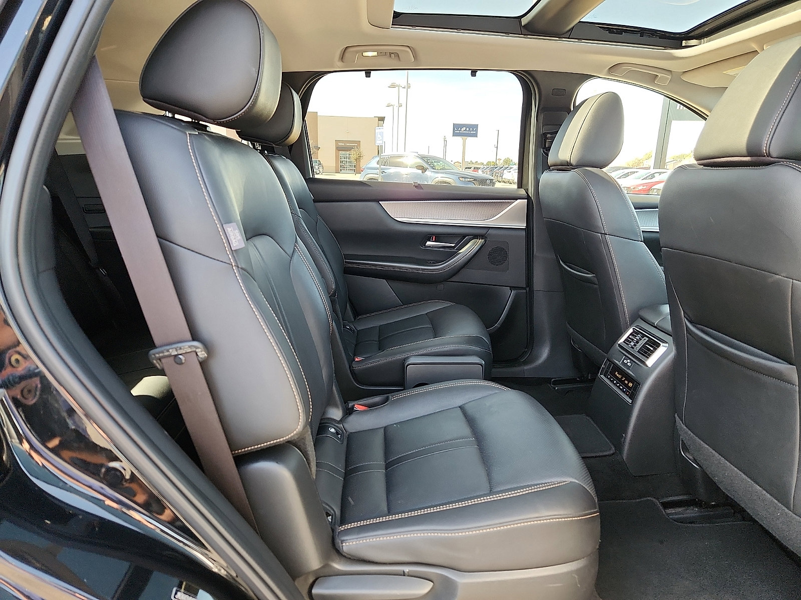 Used 2024 MAZDA CX-90 3.3 Turbo w/ Premium Package image 14