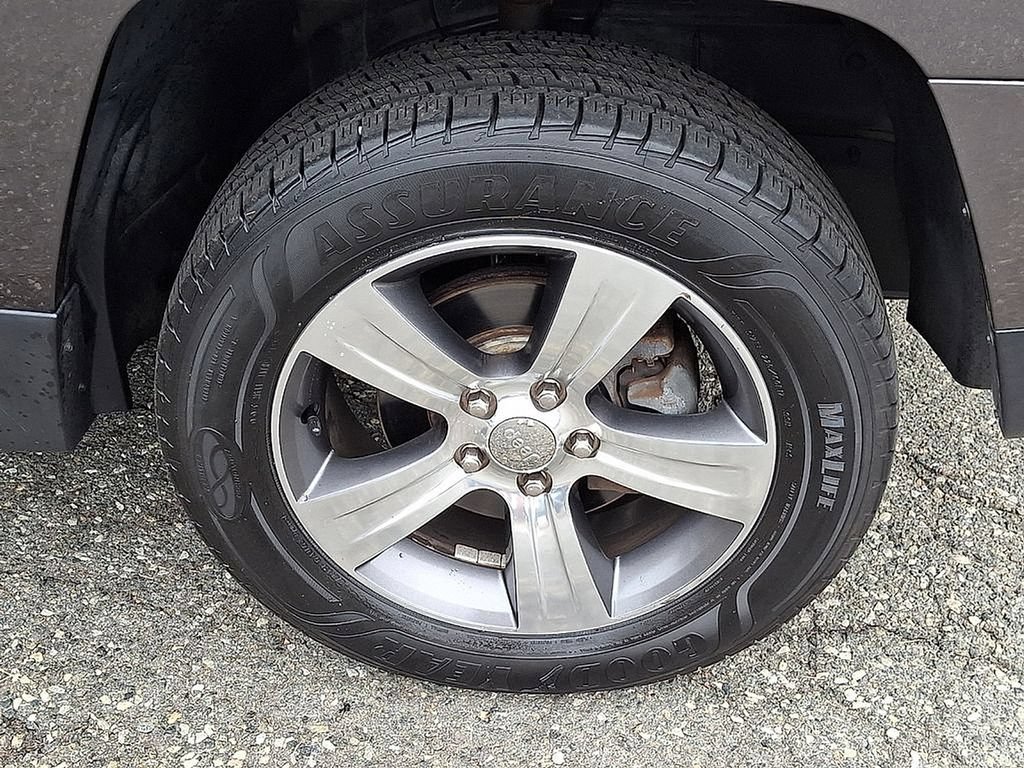 Used 2016 Jeep Patriot High Altitude AWD/4WD image 9