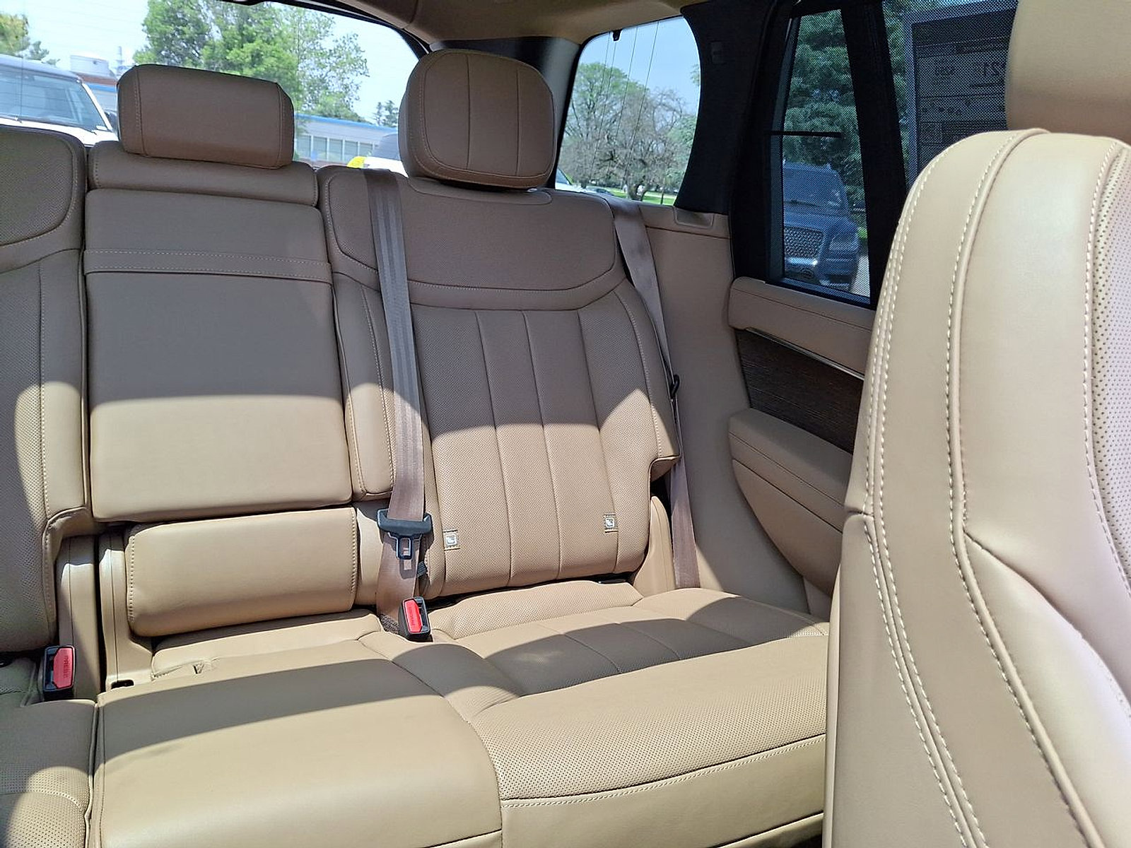 New 2025 Land Rover Range Rover SE image 14