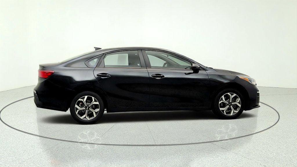 Used 2019 Kia Forte LXS FWD image 4