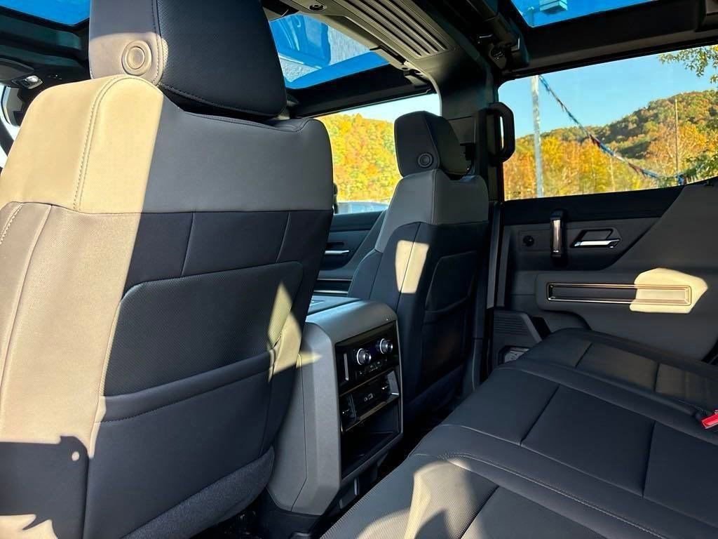 New 2025 GMC Hummer EV 3X image 50