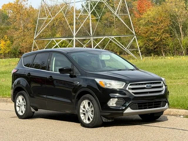 Used 2017 Ford Escape SE w/ SE Cold Weather Package AWD/4WD image 29
