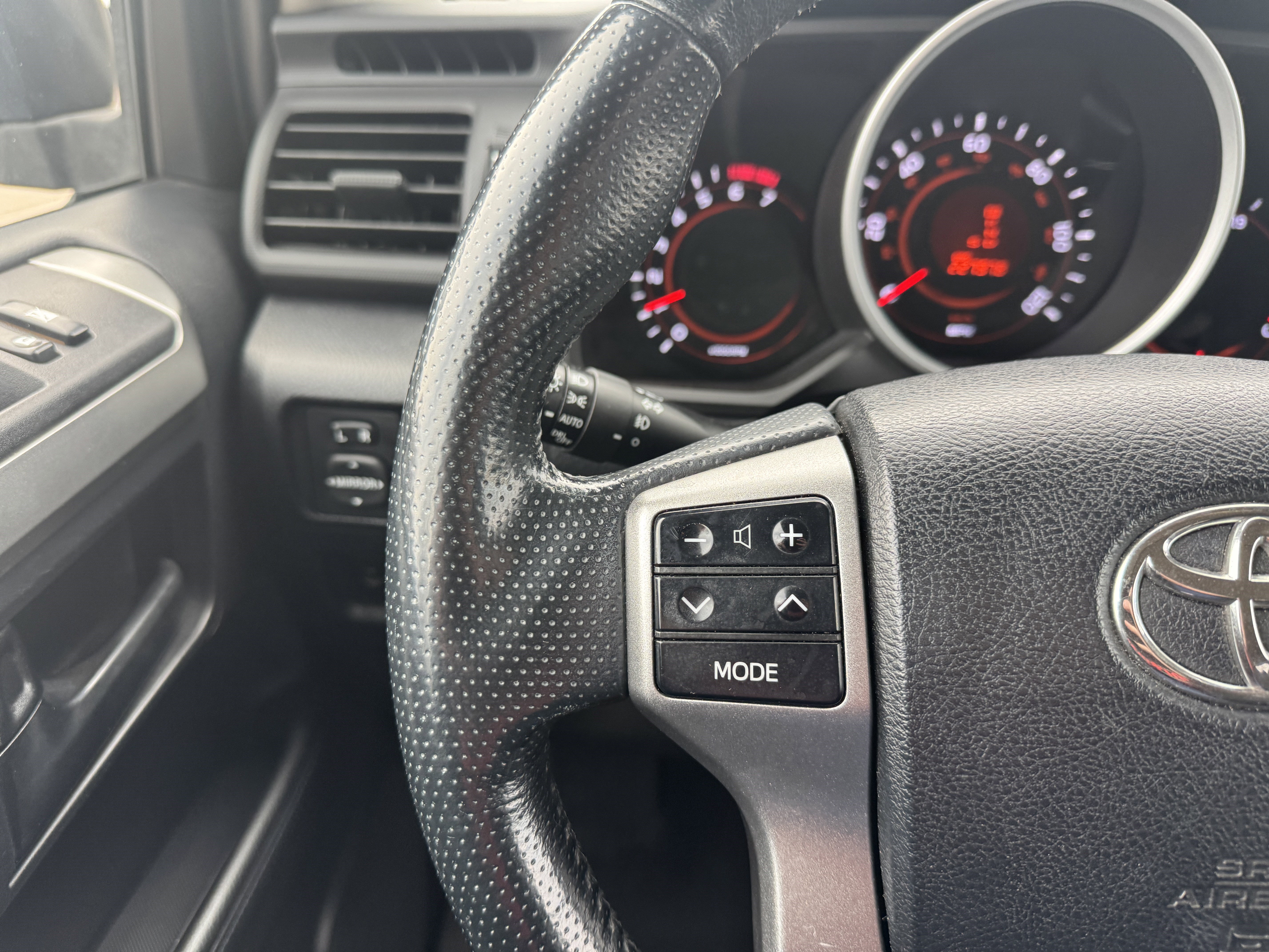 Used 2011 Toyota 4Runner Limited image 22