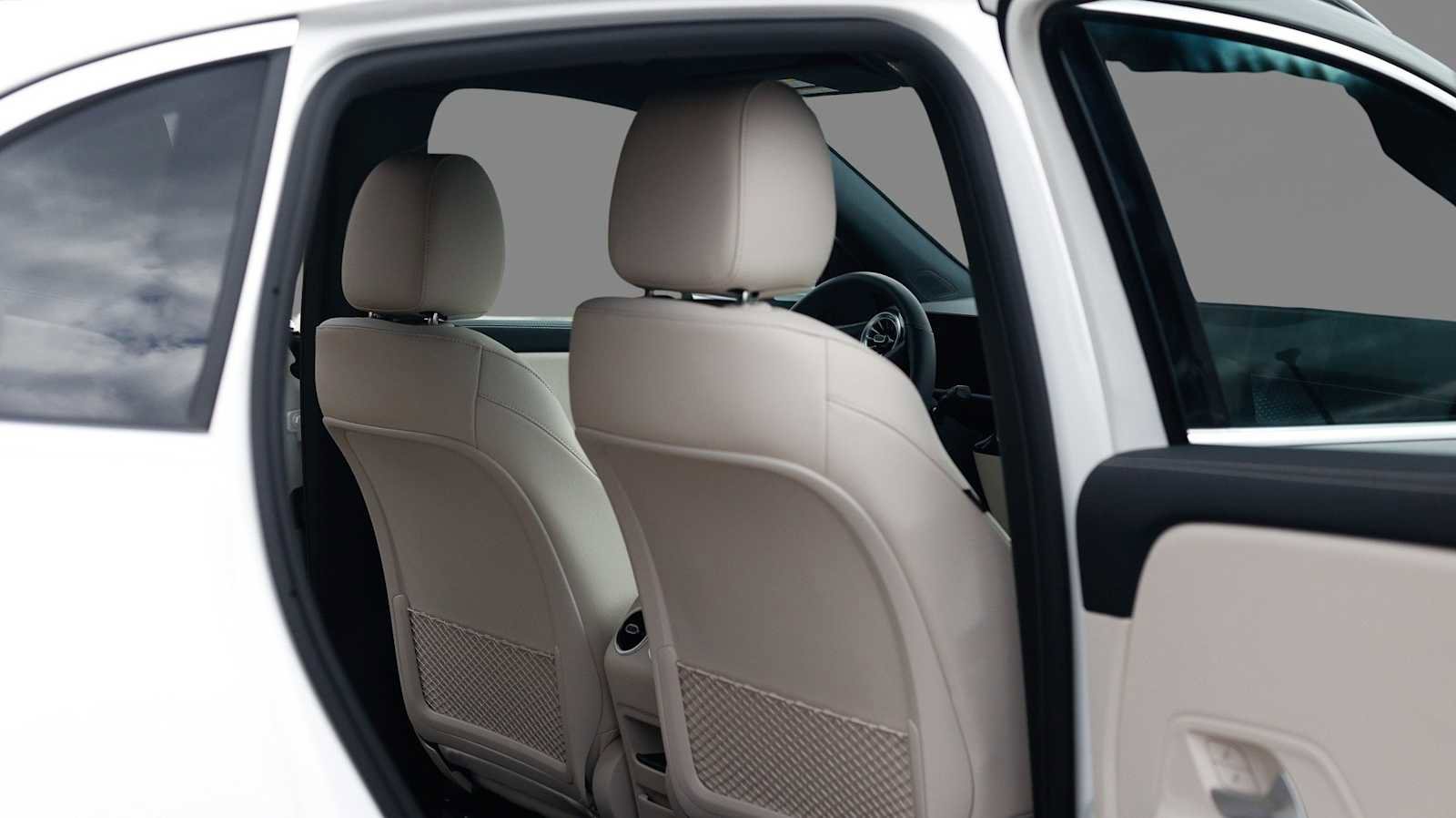 Used 2025 Mercedes-Benz GLA 250 4MATIC image 12