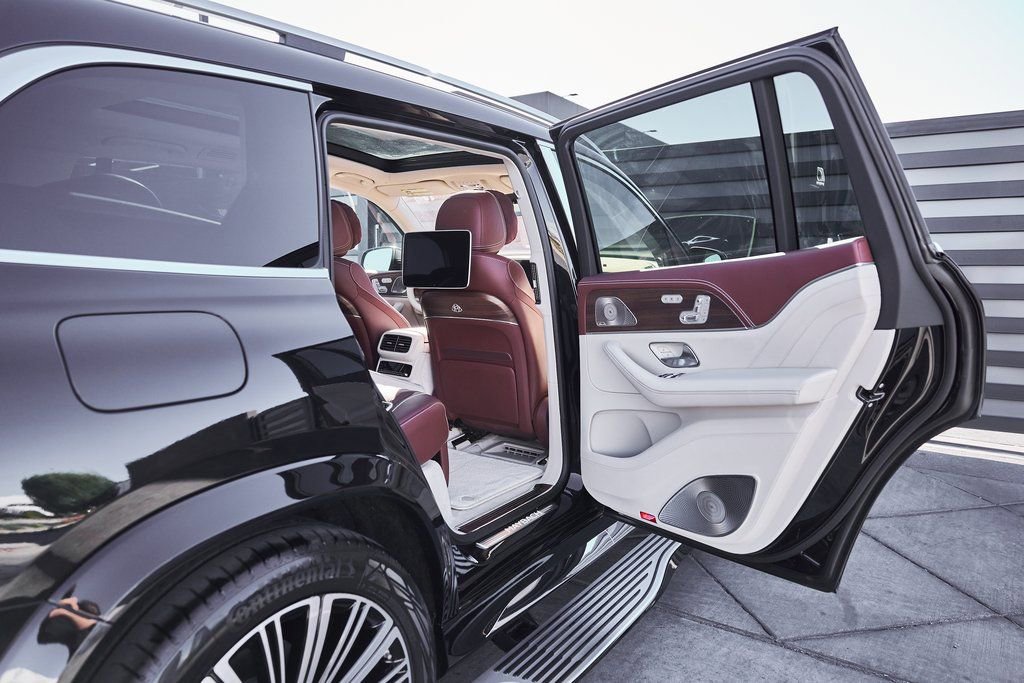Used 2026 Mercedes-Benz Maybach GLS 600 4MATIC image 26