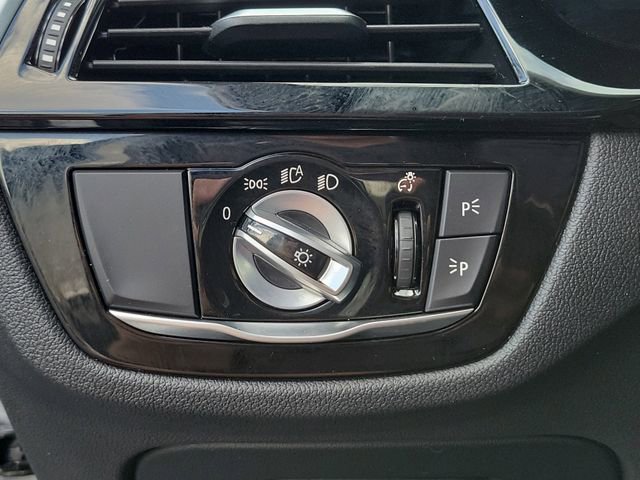 Used 2023 BMW 540i w/ Premium Package image 23