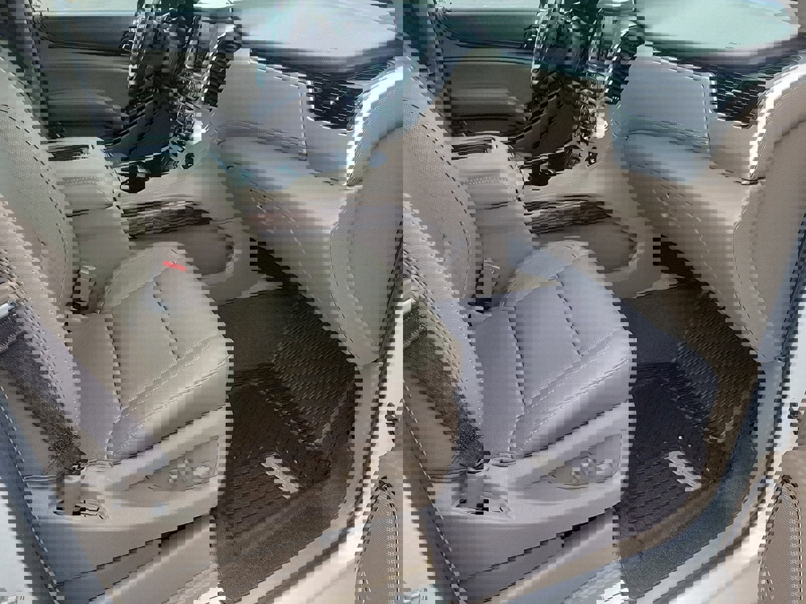 Used 2017 GMC Yukon SLT w/ Premium Edition image 12