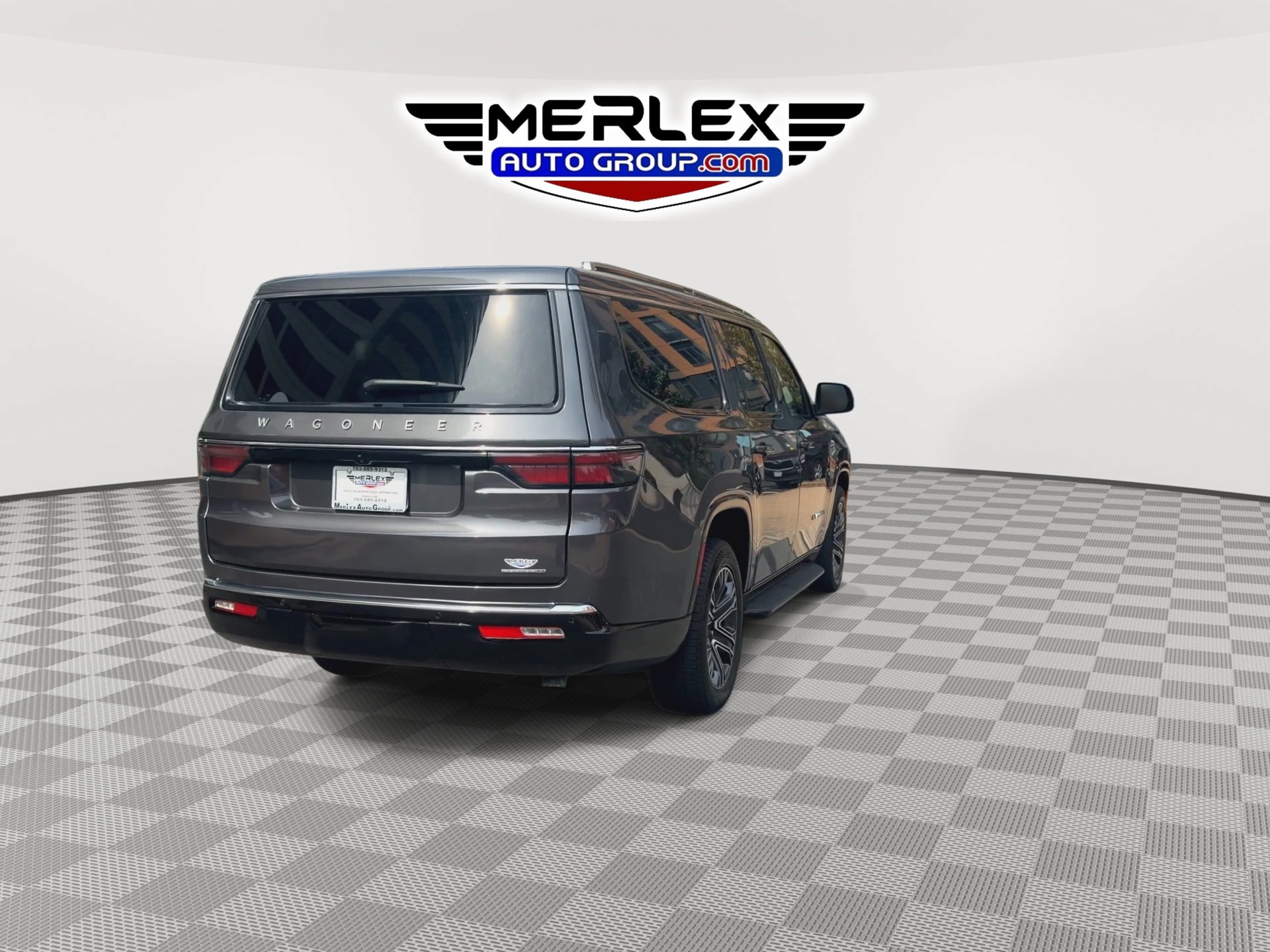 Used 2024 Jeep Wagoneer L Series II w/ Flexible Seating Group AWD/4WD image 8