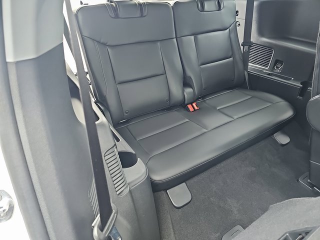 Used 2022 Ford Explorer XLT w/ Equipment Group 202A image 12