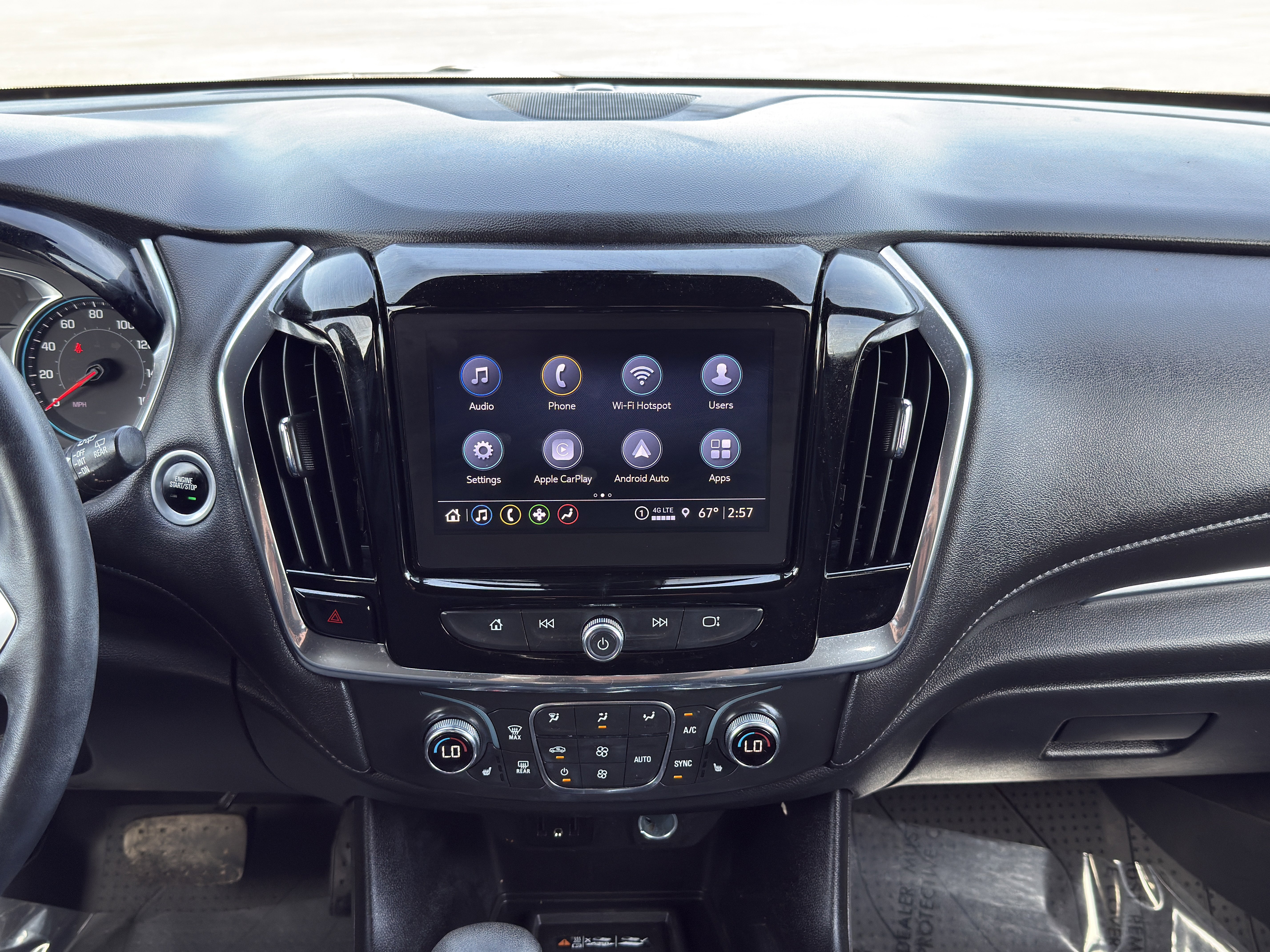 Used 2023 Chevrolet Traverse LT image 30