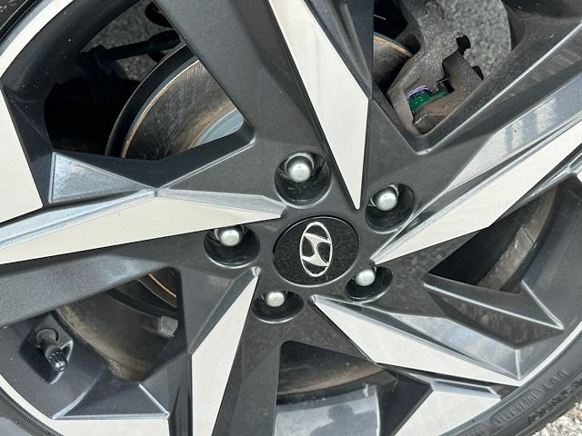Used 2021 Hyundai Elantra Limited FWD image 30