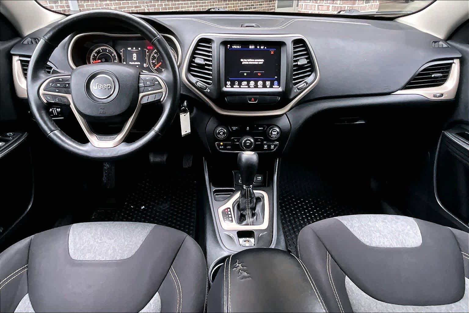 Used 2014 Jeep Cherokee Latitude w/ Cold Weather Group FWD image 16