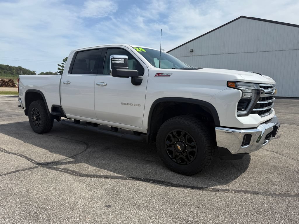 Used 2024 Chevrolet Silverado 2500 LTZ w/ LTZ Plus Package AWD/4WD image 3