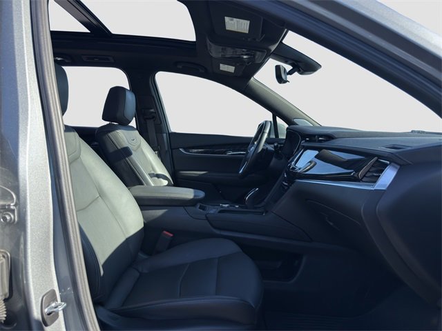 Used 2024 Cadillac XT6 Premium Luxury w/ Technology Package image 17