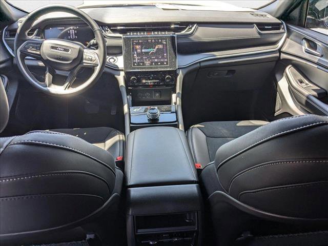 New 2025 Jeep Grand Cherokee Altitude image 14