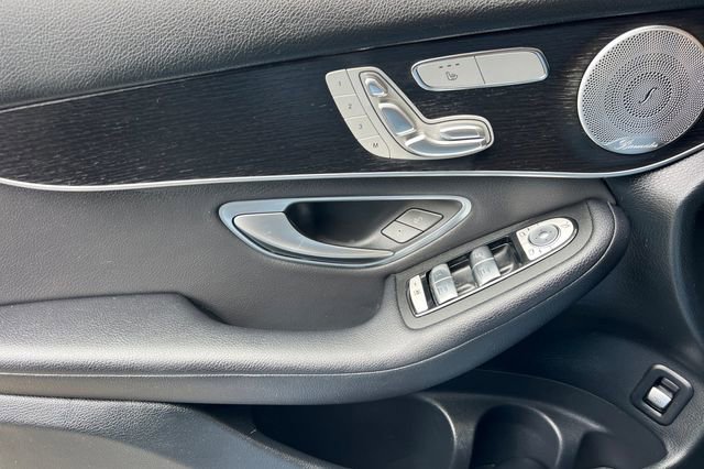 Used 2021 Mercedes-Benz GLC 300 4MATIC image 11