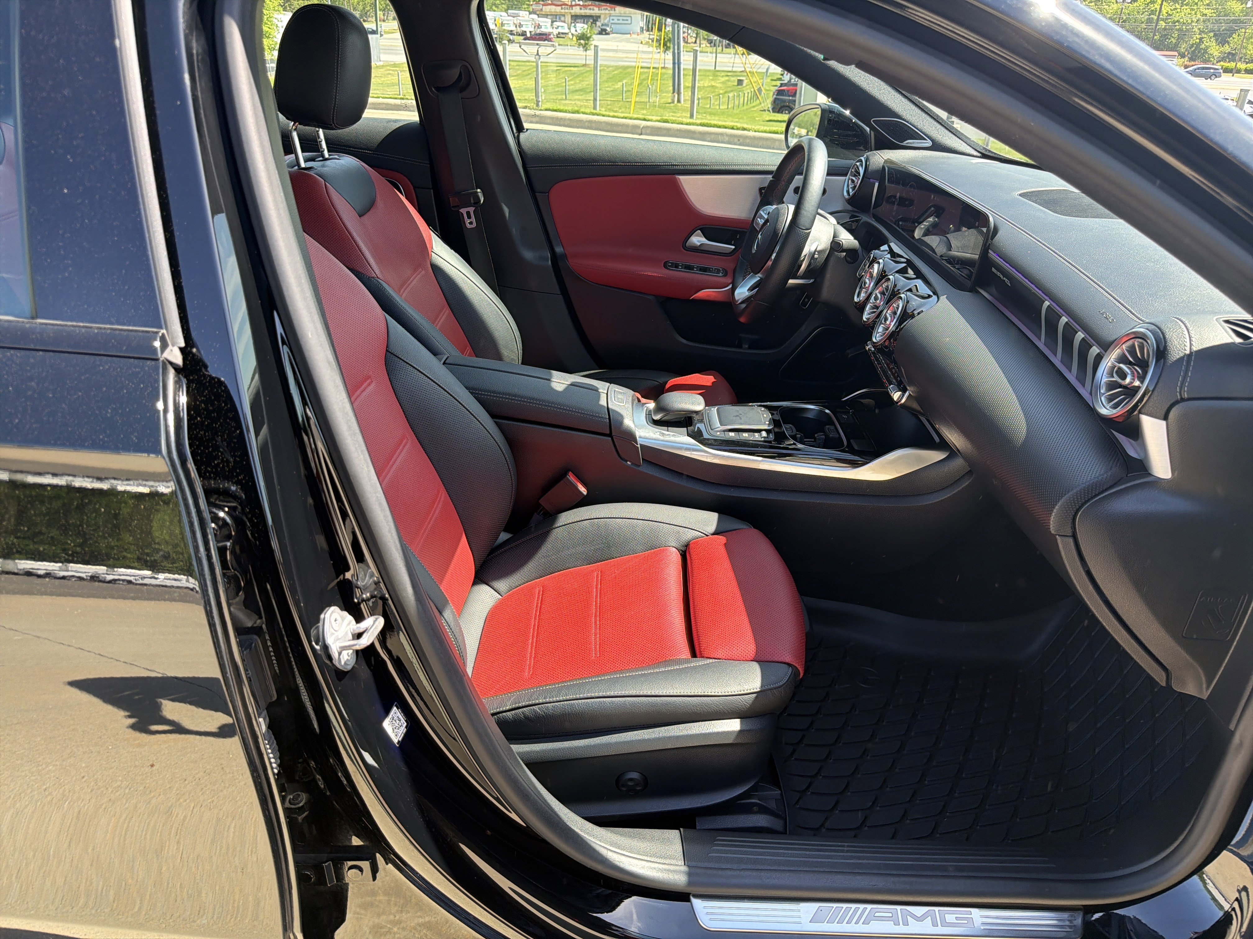 Used 2021 Mercedes-Benz A 35 AMG 4MATIC image 32