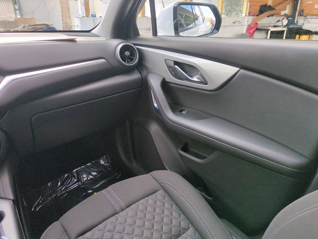 Used 2022 Chevrolet Blazer LT image 19
