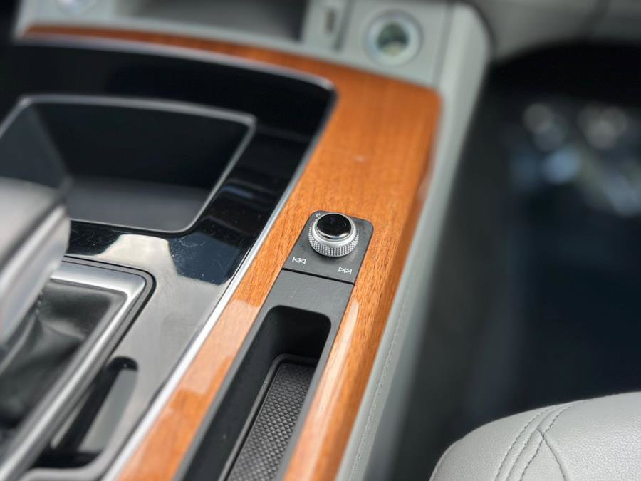 Used 2022 Audi Q5 2.0T Premium Plus w/ Premium Plus Package image 17