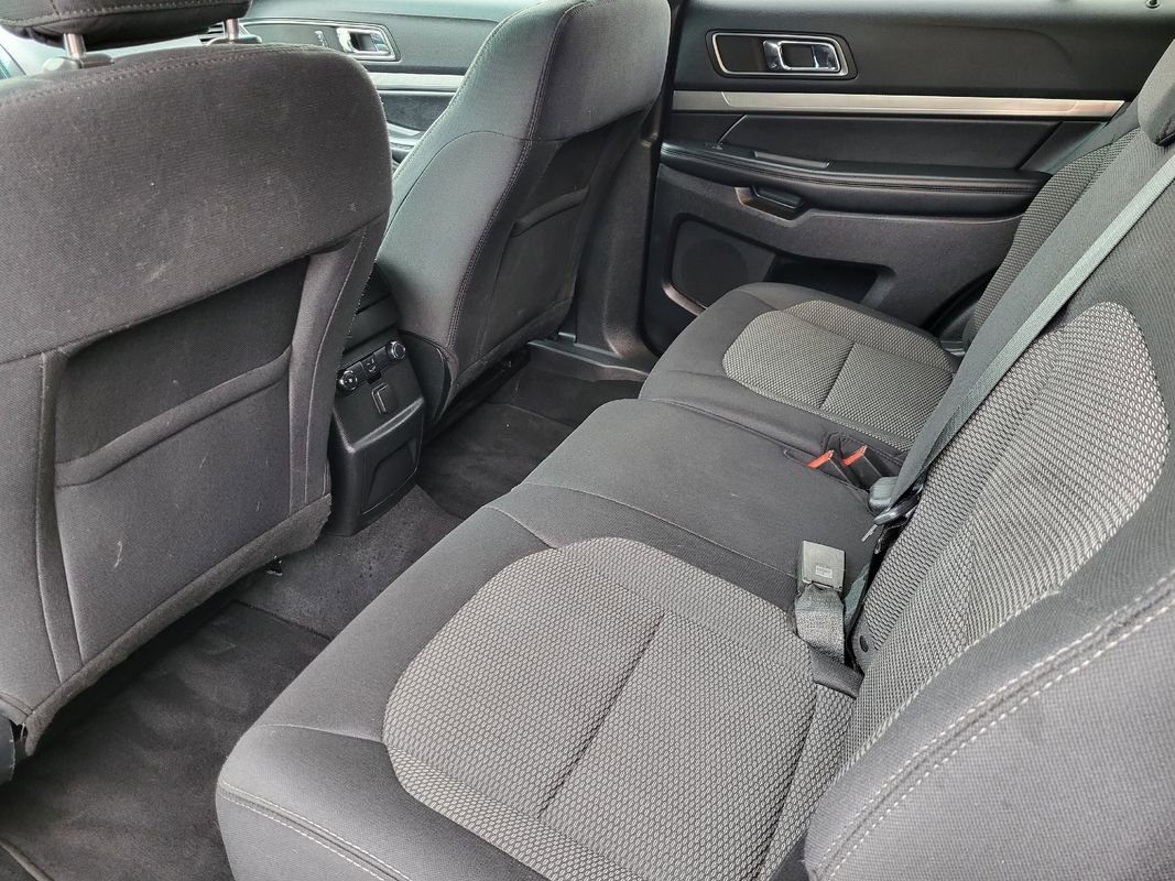 Used 2019 Ford Explorer XLT w/ Equipment Group 201A AWD/4WD image 32
