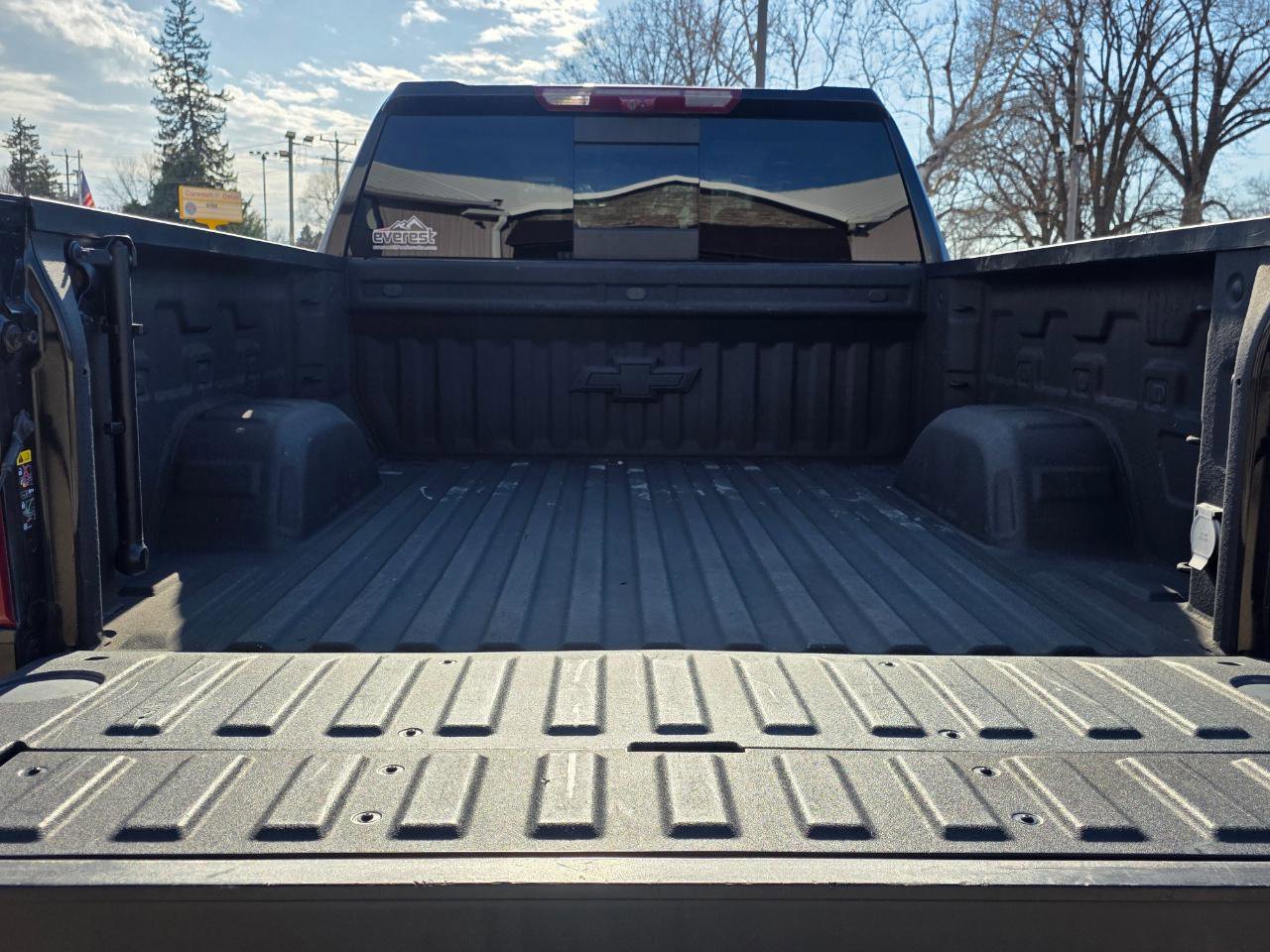 Used 2022 Chevrolet Silverado 1500 LTZ w/ LTZ Premium Package image 20